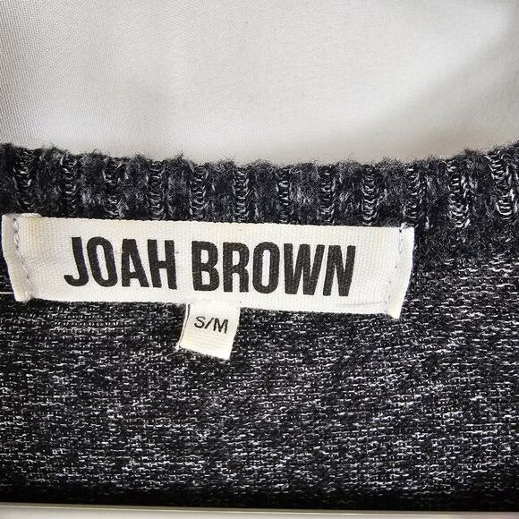 Joah Brown Longsleeve Crew Neck Longsleeve Tee in Charcoal - Size S/M - Picture 2 of 8